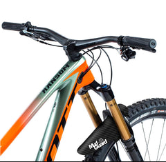 Front mountain bike fender installed on fork and handlebars, carbon fiber style guard